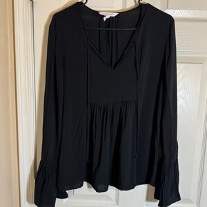 BCBGenerations black l/s peasant babydoll bell sleeve lightweight 100% rayon top